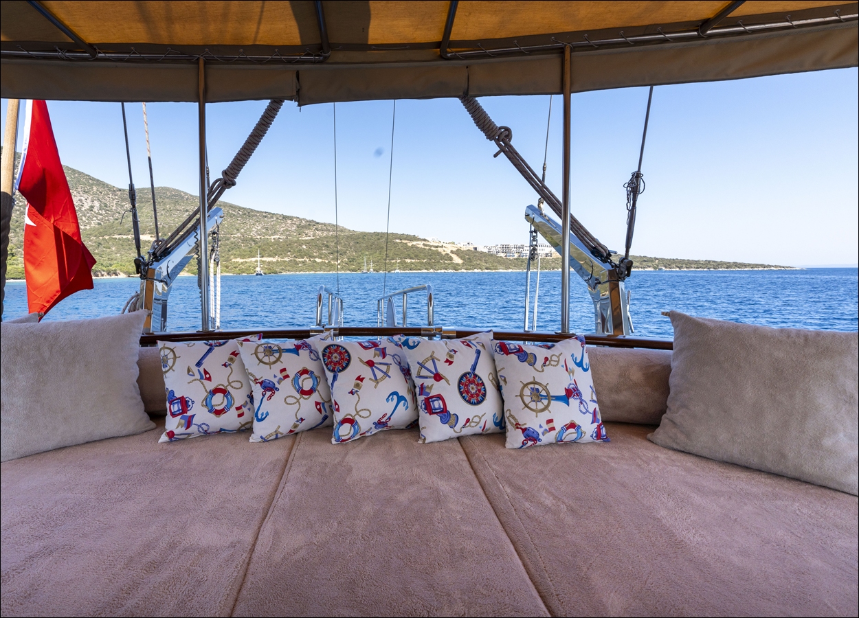 FURKAN III -DORİS ( LUX YACHT)